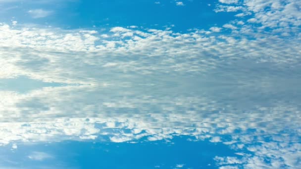 Olas Tranquilizadoras Del Mar Océano Durante Cielo Despejado Mañana Con — Vídeos de Stock