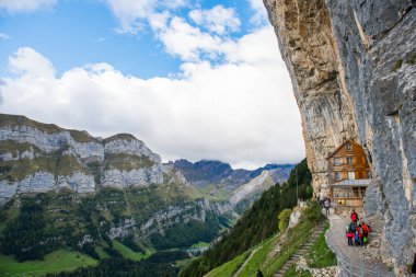 İsviçre Alpleri. Appenzell, Ebenalp. Swiss apls Hiking trail.