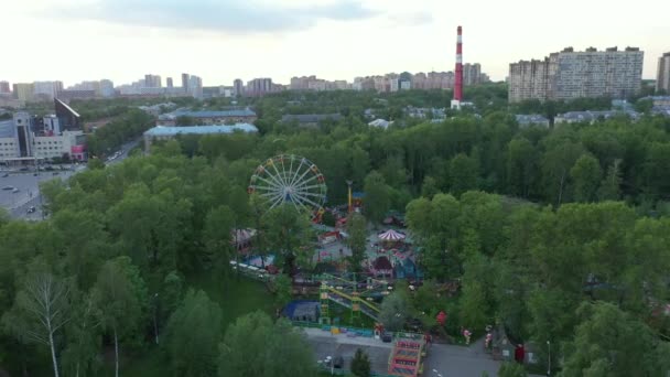 Парк розваг у приміщенні через ковалентний коронавірус, порожній, вид з повітря — стокове відео