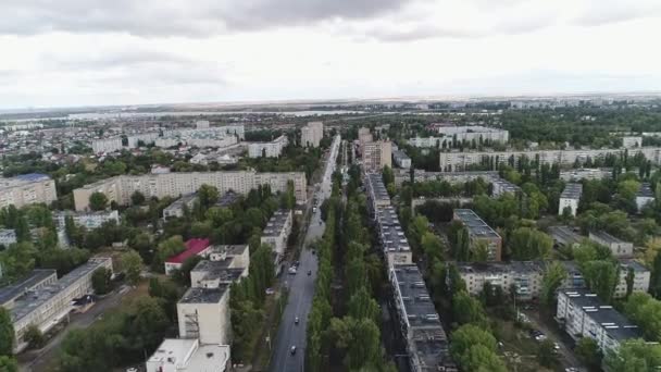 Genel plan, Balakovo şehrinin üzerinde uçmak. Hava görünümü — Stok video