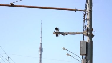 Trafik kamerası CCTV, hız kameraları ve trafik arabaları. yakınlaştırma lensleri