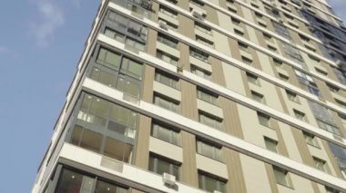 Orijinal tasarımı olan modern ev, dikey, doli kamera görüntüsü