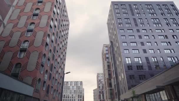 Complexo residencial com design moderno e extraordinário — Vídeo de Stock