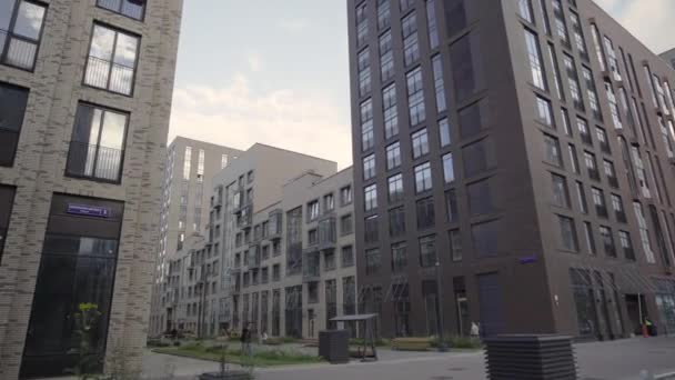 Complexo residencial com design moderno e extraordinário — Vídeo de Stock