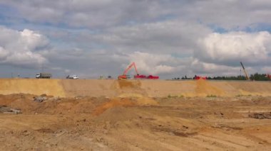 İnşaat malzemeleri döner kavşak, hava manzarası inşa ediyor.