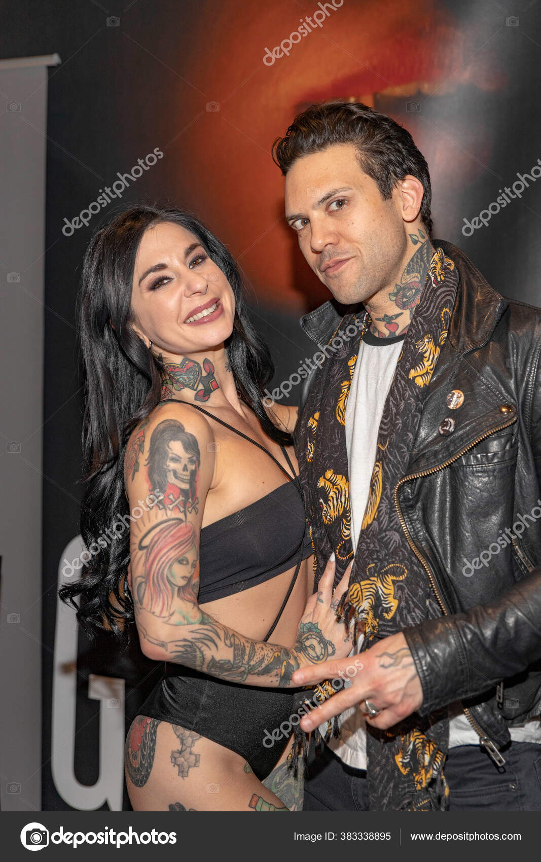 Joanna Angel Small Hands Attend 2019 Avn Adult Entertainment Expo – Stock  Editorial Photo © info@photographybyeugene.com #383338895