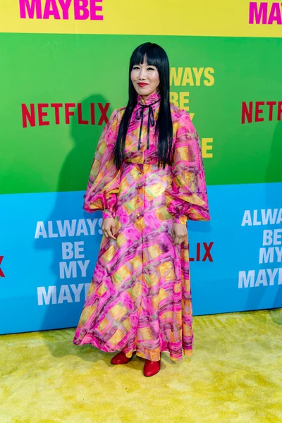 Vivian Bang Adopds Netflixs Always Maybe World Premiere Regent Village — 스톡 사진