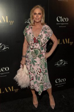 Kathy Hilton, 19 Haziran 2019 'da Cleo Hollywood, Hollywood, CA' daki Glam App ve Paris Hilton 'ın açılış partisine katılıyor.