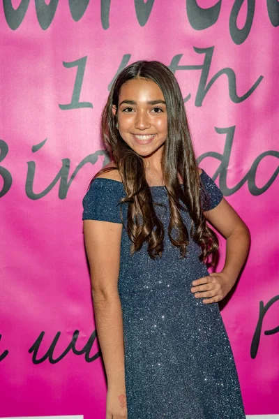 Emma Prado Attends Jillian Estell Red Carpet Birthday Party Purpose — Stock Photo, Image