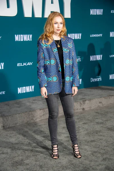 Molly Quinn Παρακολουθεί Την Παγκόσμια Πρεμιέρα Του Midway Στο Regency — Φωτογραφία Αρχείου