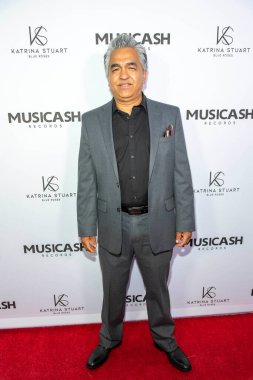 Anil Thapa 28 Eylül 2019 'da Hollywood' daki Liaison restoranında Musicash Records Katrina Stuarts Single Record Blue Roses Çıkış Partisi 'ne katıldı. 