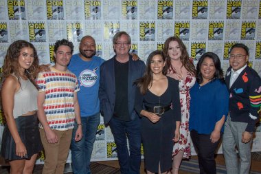 Superstore kadrosu, 18 Temmuz 2019 'da Hilton Bayfront, San Diego, CA' da düzenlenen Uluslararası Comic-Con Uluslararası NBC 'nin 