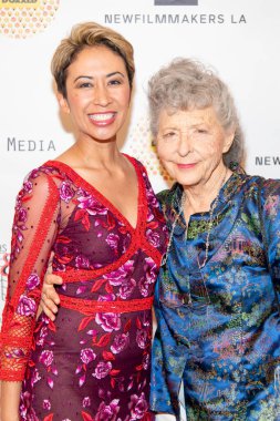Elaine Loh, Eve Sigall 13 Temmuz 2019 'da Reald, Beverly Hills, CA' da Los Angeles Premiere 'e katıldı.