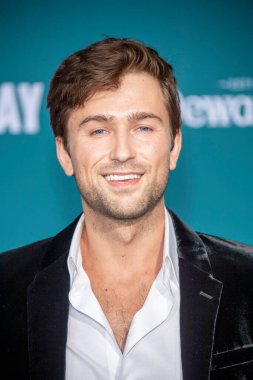 Brandon Sklenar, 5 Kasım 2019 'da Regency Village Theatre, Westwood' da Lionsgate 'in 
