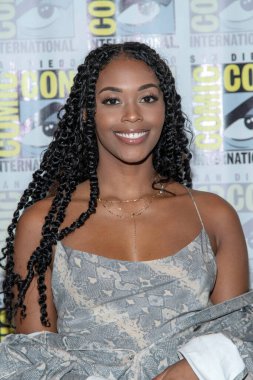 Nafessa Williams, 20 Temmuz 2019 'da Hilton Bayfront, San Diego, Kaliforniya' da düzenlenen Uluslararası Comic-Con CW 'nin 