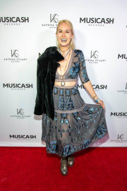 Kendra Muecke 28 Eylül 2019 'da Hollywood' daki Liaison restoranında Musicash Records Katrina Stuart Single Record Blue Roses Çıkış Partisi 'ne katıldı. 