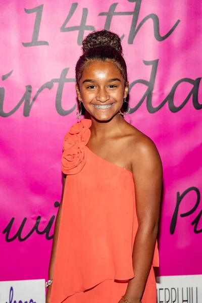 2018 Lainey Romero Adopts Jillian Estells Red Carpet Birthday Party — 스톡 사진