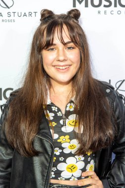 Alyssa De Boisblanc 28 Eylül 2019 tarihinde Hollywood 'daki Liaison restoranında Musicash Records Katrina Stuarts Single Single Party' ye katıldı. 