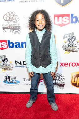 Elohim, KIKi Shepard 'ın KIS' ine katılıyor. Kuruluşun 15. Yıllık Ünlüler Bowling Yarışması 29 Eylül 2018 'de PINZ Eğlence Merkezi, Stidio City, Kaliforniya