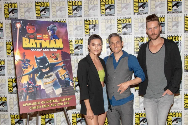 Alyson Stoner Jason Spisak Troy Baker Asisten Lego Batman Family — Foto de Stock