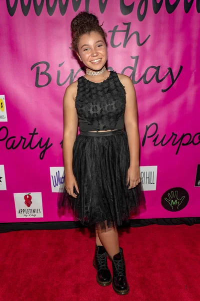 Victoria Elizabeth Uczestniczy Imprezie Urodzinowej Jillian Estell Red Carpet Birthday — Zdjęcie stockowe