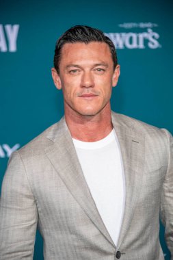 Luke Evans 5 Kasım 2019 'da Regency Village Theatre, Westwood, CA' da Lionsgate 'in 