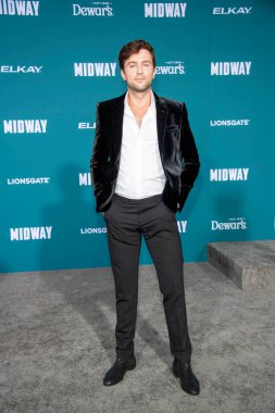 Brandon Sklenar, 5 Kasım 2019 'da Regency Village Theatre, Westwood' da Lionsgate 'in 