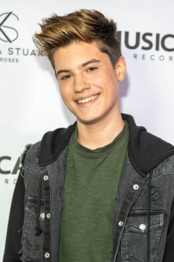 Tanner Massey 28 Eylül 2019 tarihinde Hollywood 'daki Liaison restoranında Musicash Records Katrina Stuarts Single Record 