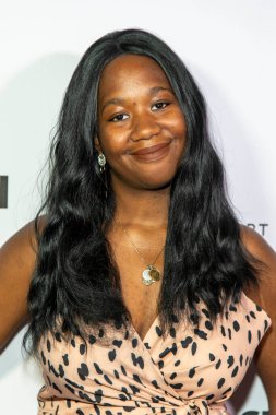 Chemine Sharpe 28 Eylül 2019 'da Hollywood' daki Liaison restoranında Musicash Records Katrina Stuarts Single Record 