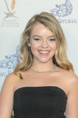 Jade Pettyjohn 8 Nisan 2018 'de Los Angeles, MacArthur' da düzenlenen 34. L. Ron Hubbard Başarı Ödülleri 'ne katıldı.