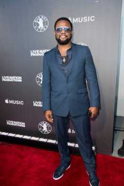 Carl Thomas, CANT STOP STOP STOP STOP 'un Los Angeles galasına katıldı: 21 Haziran 2017' de WGA 'da kötü bir çocuk hikayesi, Beverly Hills, CA.  
