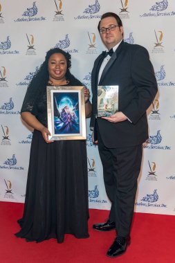 Bea Jackson, Brandon Sanderson 8 Nisan 2018 'de Los Angeles' taki MacArthur 'da düzenlenen 34. yıllık L. Ron Hubbard Başarı Ödülleri' ne katıldı.