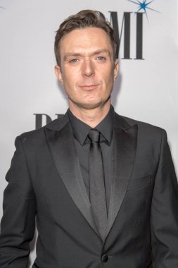 Fil Eisler, Beverly Wilshire Four Seasons Hotel, Beverly Hills, CA 'da 10 Mayıs 2017' de BMI Film, TV ve Visual Media Ödülleri 'ne katıldı.. 