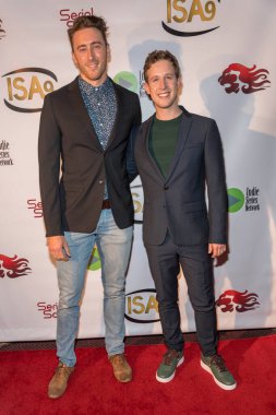 Darren Bluestone ve Alex Wyse 5 Nisan 2018 'de Burbank, CA' daki Koloni Tiyatrosu 'nda 9.