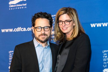 J.J. Abrams, Katie McGrath 7 Aralık 2017 'de Beverly Hills, CA' da Çocuk Savunma Fonu-Kaliforniya 27. 