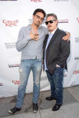 Ted Monte, Fred Olen Ray 30 Ağustos 2017 'de Beverly Hills, Kaliforniya' daki Laemmle Ahrua Güzel Sanatlar Tiyatrosu 'nda düzenlenen CRCUS KANE' nin dünya prömiyerine katıldı.