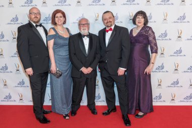 Illustrator Yarışması Hakimleri 8 Nisan 2018 'de Los Angeles' taki MacArthur 'da düzenlenen 34. yıllık L. Ron Hubbard Başarı Ödülleri' ne katıldı.