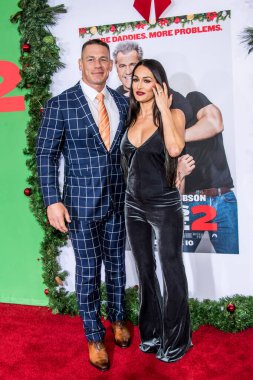 John Cena, Nikki Bella, 5 Kasım 2017 'de Los Angeles Regency Village Theater' da NEST sponsorluğunda Babalar Evi 2 'nin Paramount Pictures galasına katıldı. 