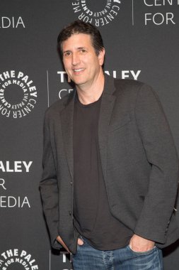 Doug Robinson, The Paley Center for Media 'ya katılıyor. The Goldbergs 100. Bölüm Kutlama, Beverly Hills, Kaliforniya 17 Ekim 2017
