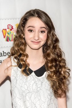 Olivia Keville, 29 Ekim 2017 'de Culver City, Kaliforniya' daki Smashbox Stüdyoları 'nda 28.