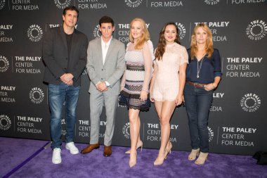 The Paley Center for Media 'ya katılan yapımcılarla birlikte The Goldbergs 100. Bölüm Kutlama, Beverly Hills, Kaliforniya 17 Ekim 2017