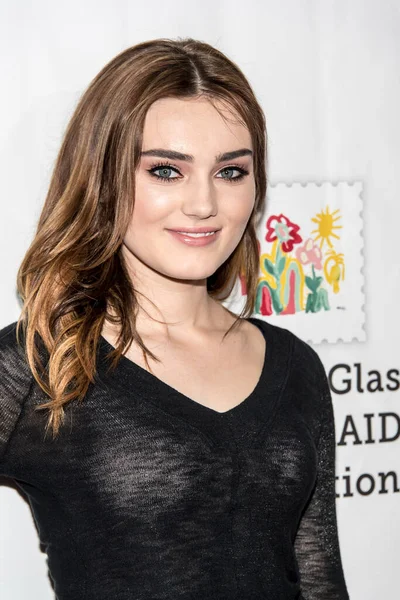 Meg Donnelly, 29 Ekim 2017 'de Culver City, Kaliforniya' daki Smashbox Stüdyoları 'nda 28.