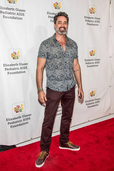 Victor Webster Assiste 28E Édition Annuelle Fondation Elizabeth Glaser Sur — Photo