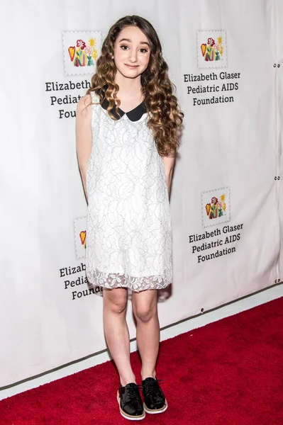 Olivia Keville, 29 Ekim 2017 'de Culver City, Kaliforniya' daki Smashbox Stüdyoları 'nda 28.