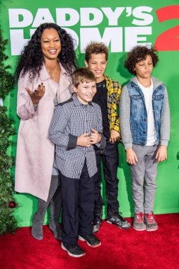 Garcelle Beauvais, 5 Kasım 2017 'de Los Angeles Regency Village Theater' da NEST sponsorluğunda Babaların Evi 2 'nin Paramount Pictures galasına katıldı. 