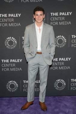 Sam Lerner, The Paley Center for Media 'ya katılıyor. The Goldbergs 100. Bölüm Kutlaması, Beverly Hills, Kaliforniya 17 Ekim 2017