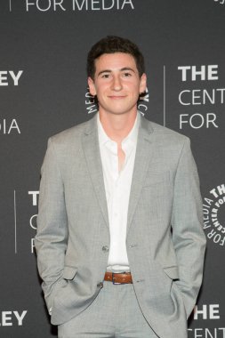 Sam Lerner, The Paley Center for Media 'ya katılıyor. The Goldbergs 100. Bölüm Kutlaması, Beverly Hills, Kaliforniya 17 Ekim 2017