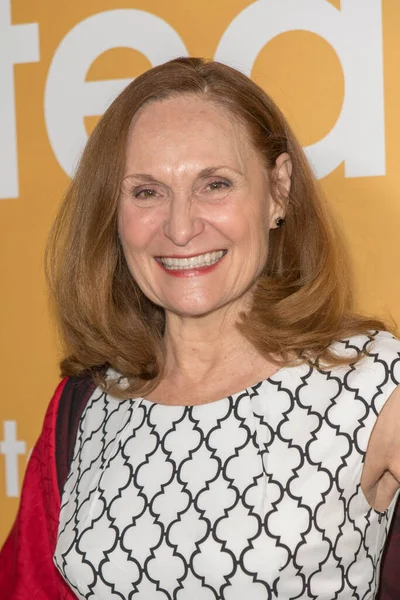 Beth Grant Asiste Estreno Gifted Pacific Theaters Grove Abril 2017 —  Fotos de Stock