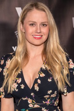Anna Sophia Berglund 1 Şubat 2018 'de Los Angeles Laemmle' deki Ahrya Güzel Sanatlar Tiyatrosu 'nda 