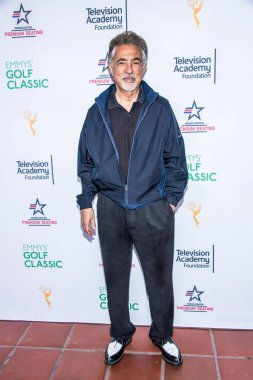 Joe Mantegna, Los Angeles, Kaliforniya 'daki Wilshire Country Club' da Televizyon Akademisi Vakfı yararına düzenlenen 18. Geleneksel Emmy Golf Klasiği 'ne katılıyor..